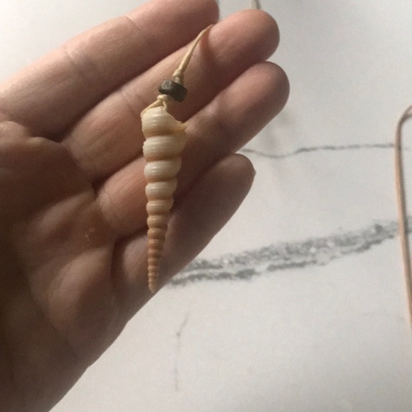 Shell necklace - Picture 2 of 2